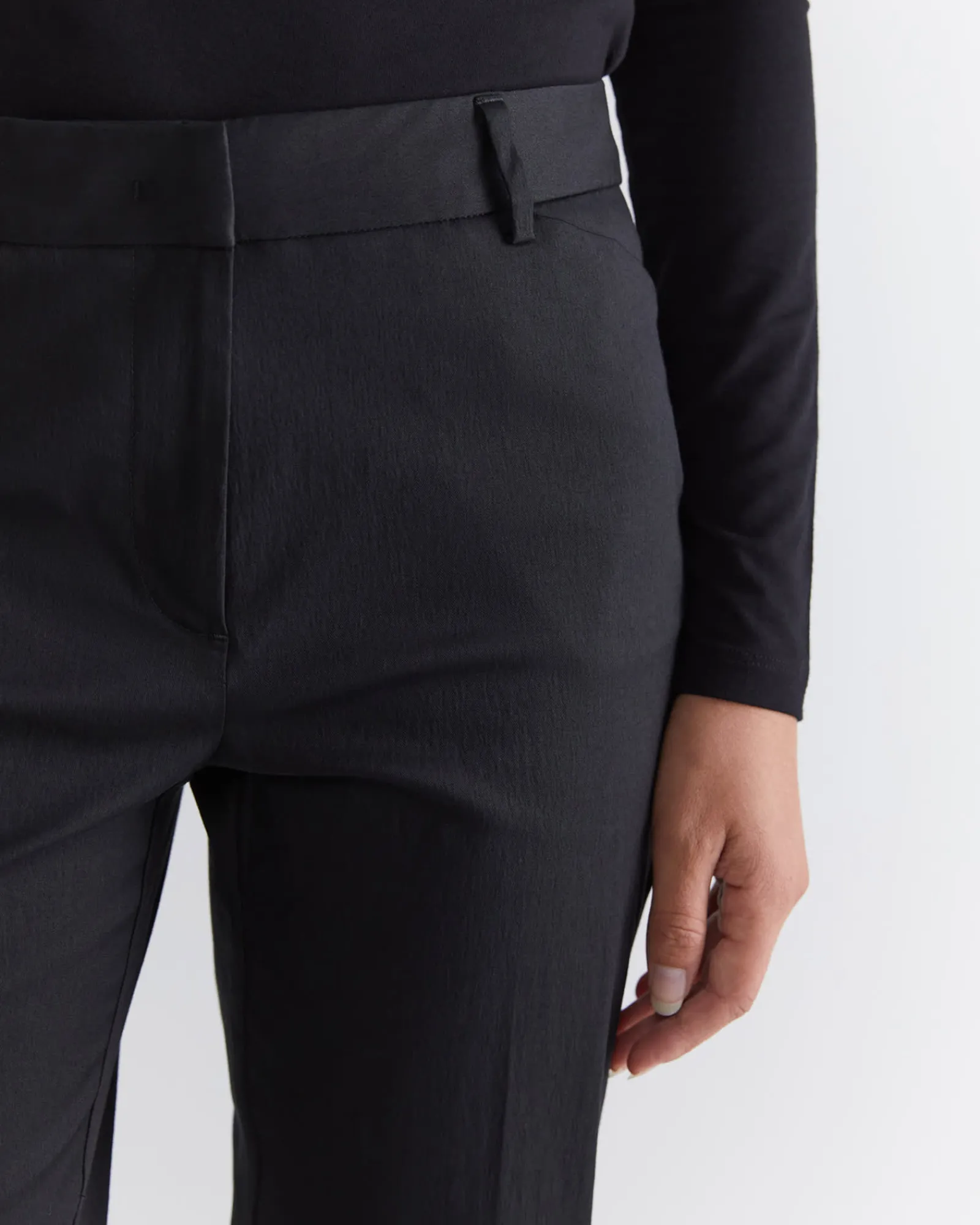 Clearance Sportscraft Evie Straight Capri Pant in Black