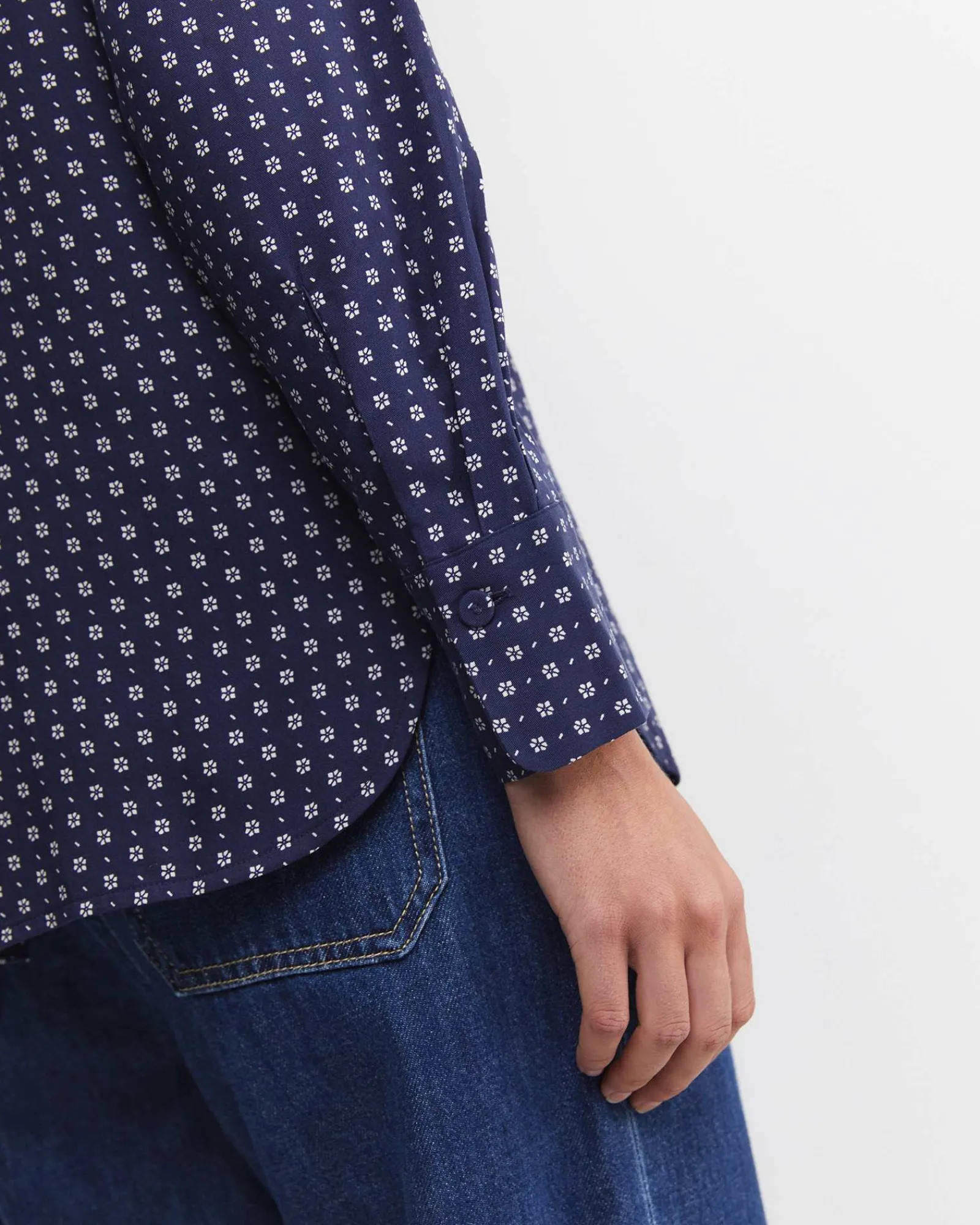 Fashion Sportscraft Geo Long Sleeve Shirt in Navywhite Navy/white