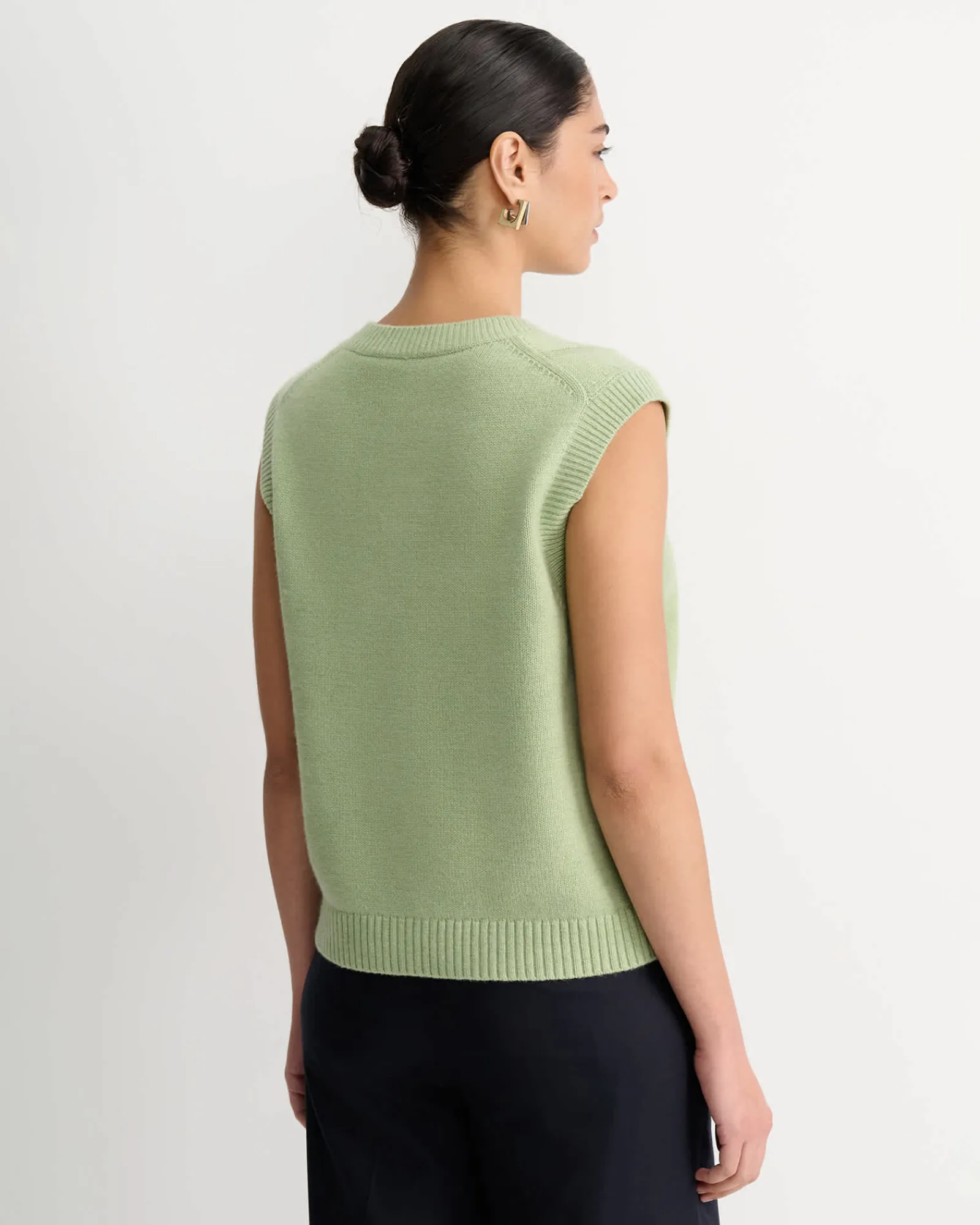 New Sportscraft Pearl Chunky Cable Vest in Avocado